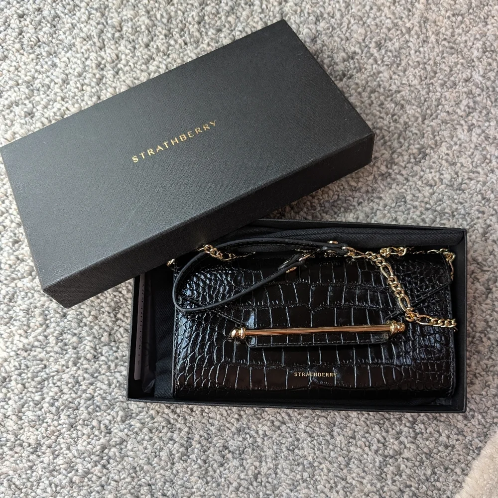 Strathberry Multrees Wallet On A Chain Black Croc Embossed - Picture 3 of 10